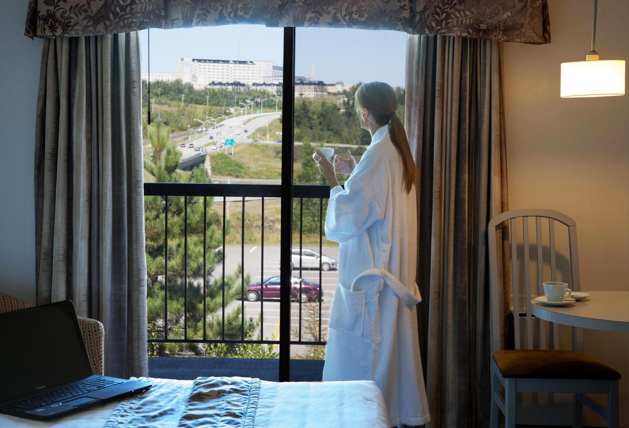 Hotel Le Floral Шербрук Екстериор снимка