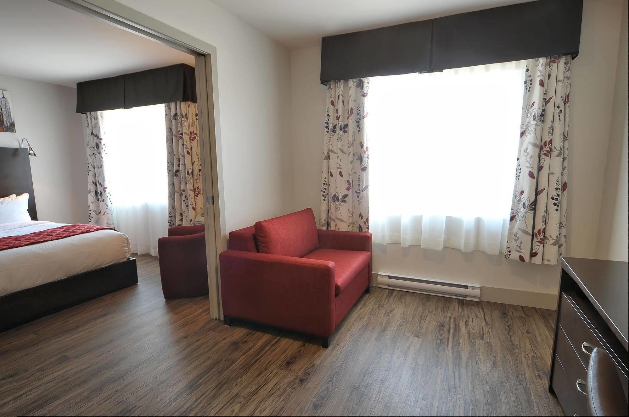 Hotel Le Floral Шербрук Екстериор снимка